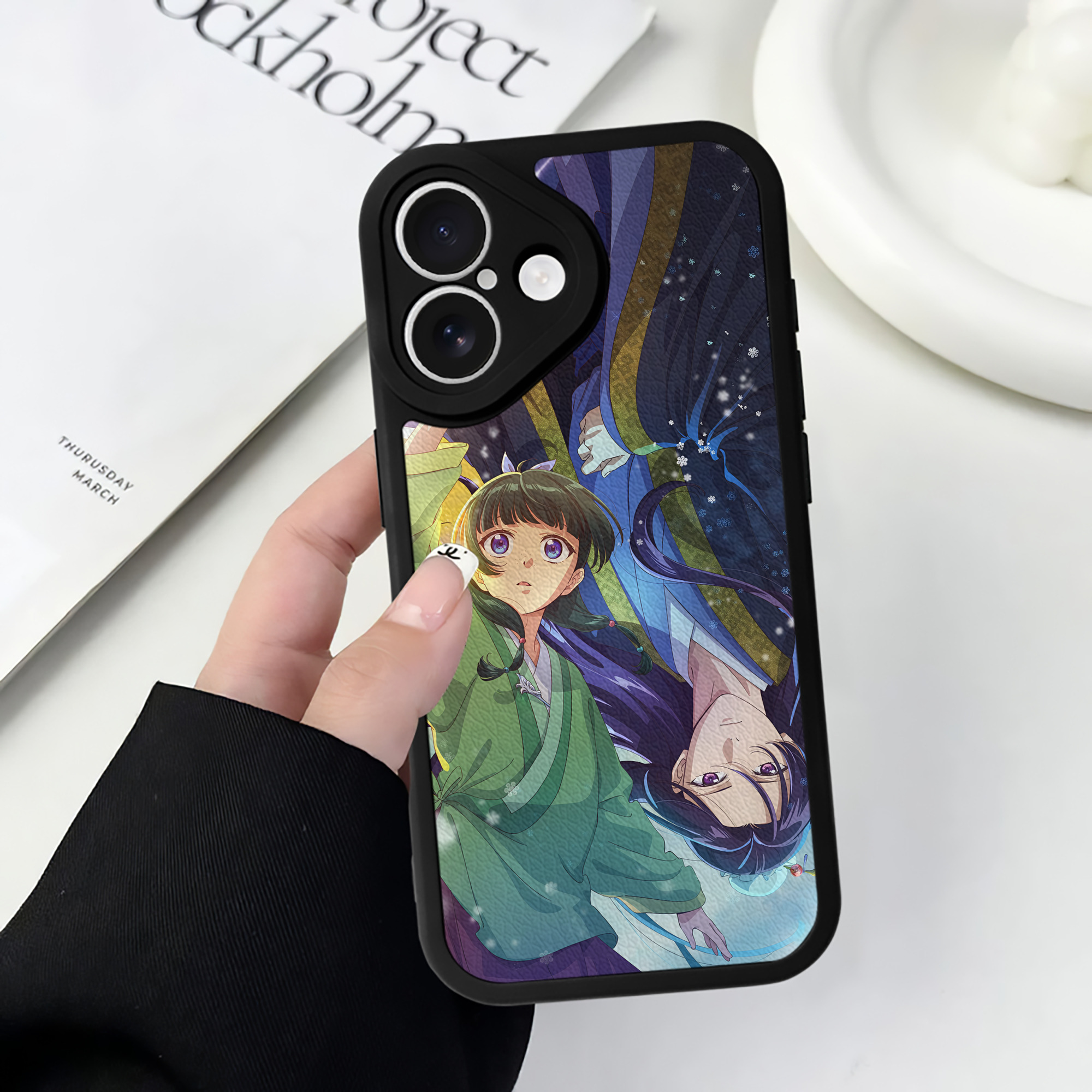 （画像用） 薬屋のひとりごと The Apothecary Diaries 【iPhone 16シリーズ対応】シリコンスマホケース（レザー調） 材質：シリコン